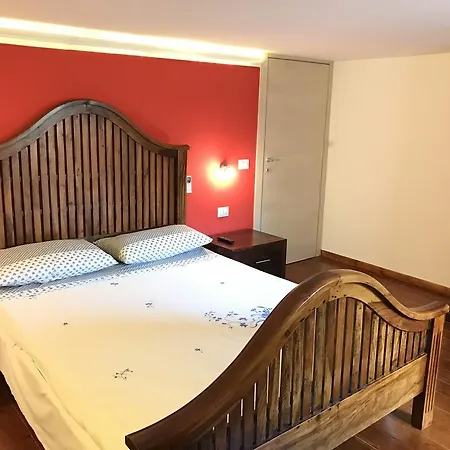 Apartment Red